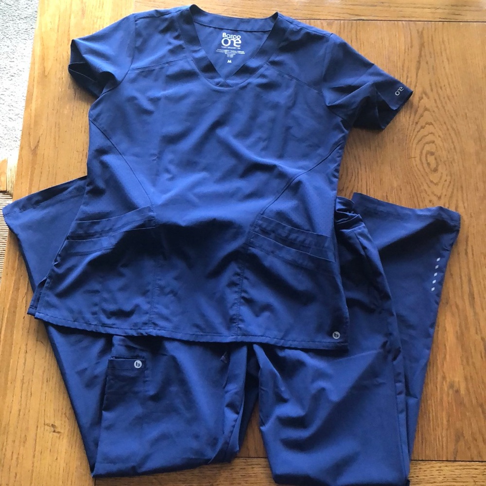 Barco One Navy Blue Scrub Set size M 🩺